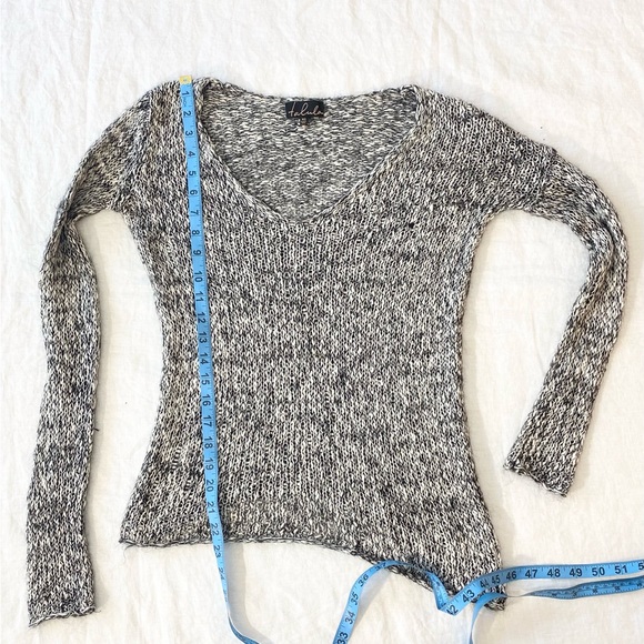 Tulula Avenue Asymmetrical Loose Knit Sweater - Picture 6 of 15